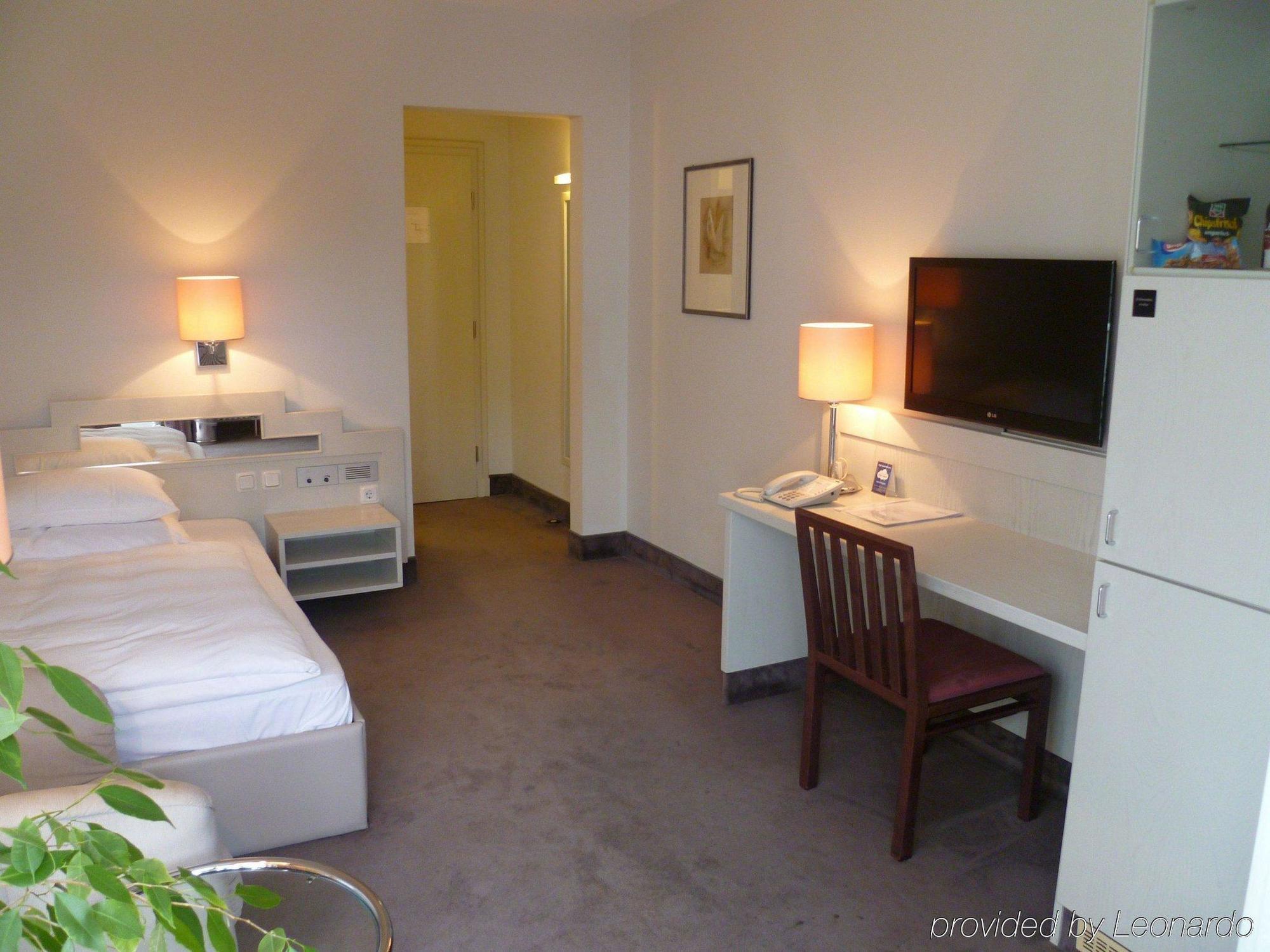 Fontana Hotel Wiesbaden Camera foto