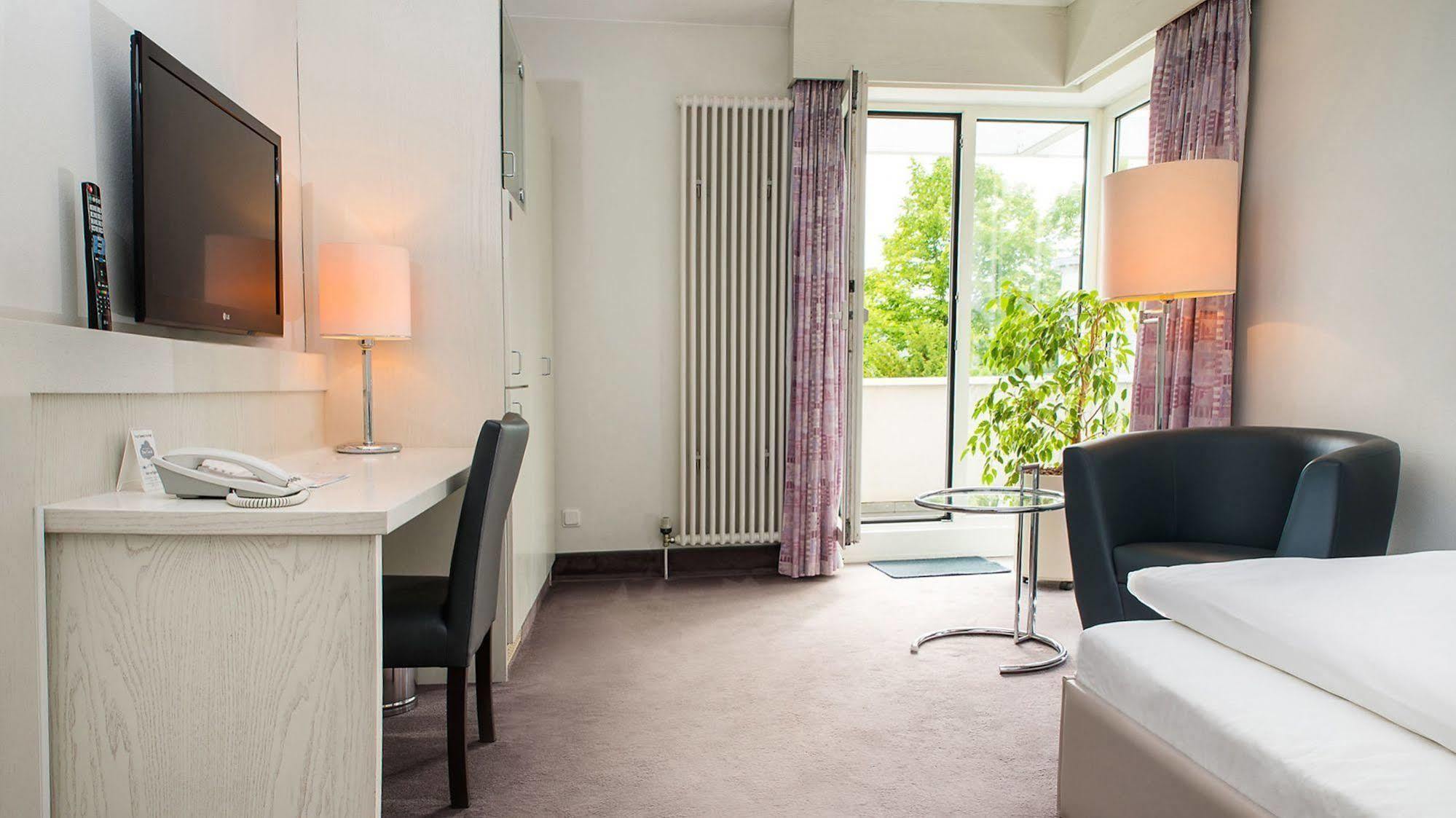 Fontana Hotel Wiesbaden Esterno foto